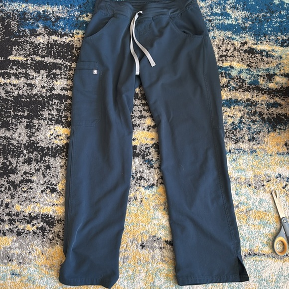 Figs Kade Cargo Scrub Pants Dark Harbor - Picture 2 of 5